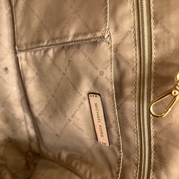 Michael Kors purse - Picture 4 of 7